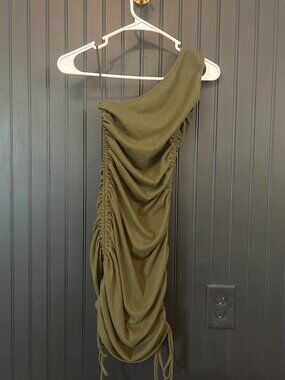 Dark Green One-Shoulder Adjustable Length Dress